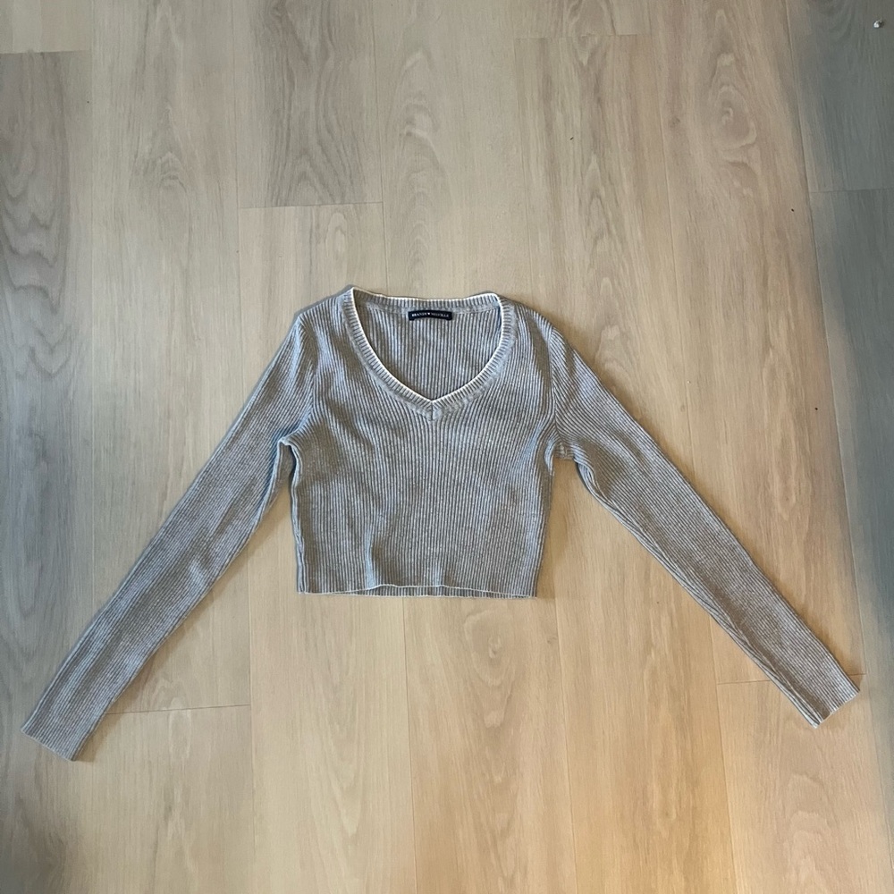 Brandy Melville Gray Fitted Crop Top